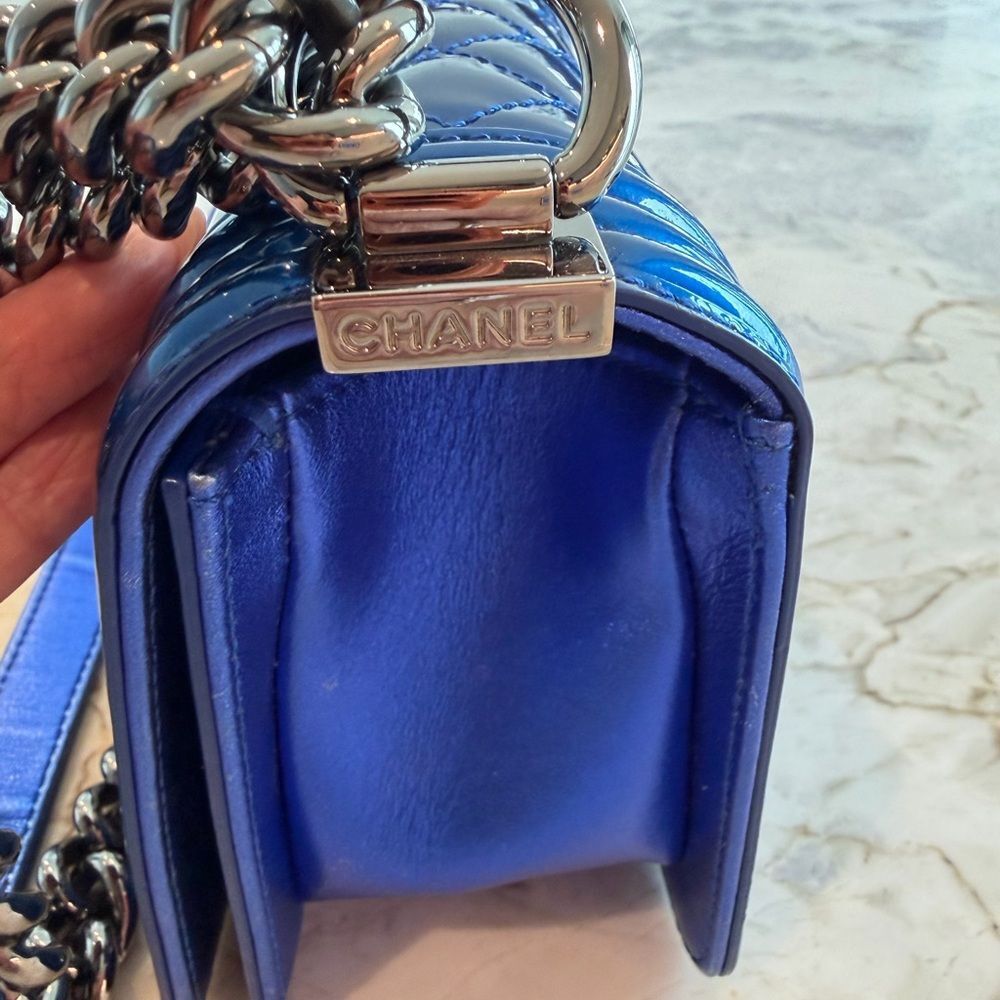 CHANEL Small Boy Bag - Picture 16 of 17